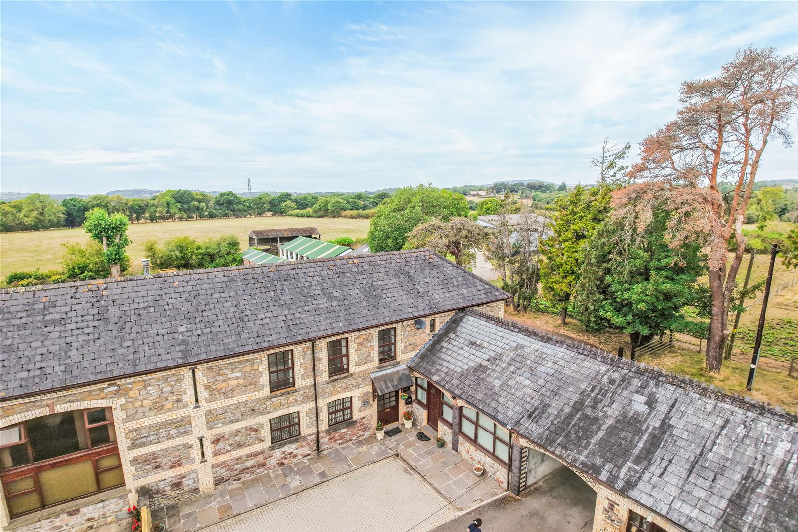 Henstaff Mews, Llantrisant Road, Groesfaen, Pontyclun, Rhondda Cynon Taff, CF72 8NG